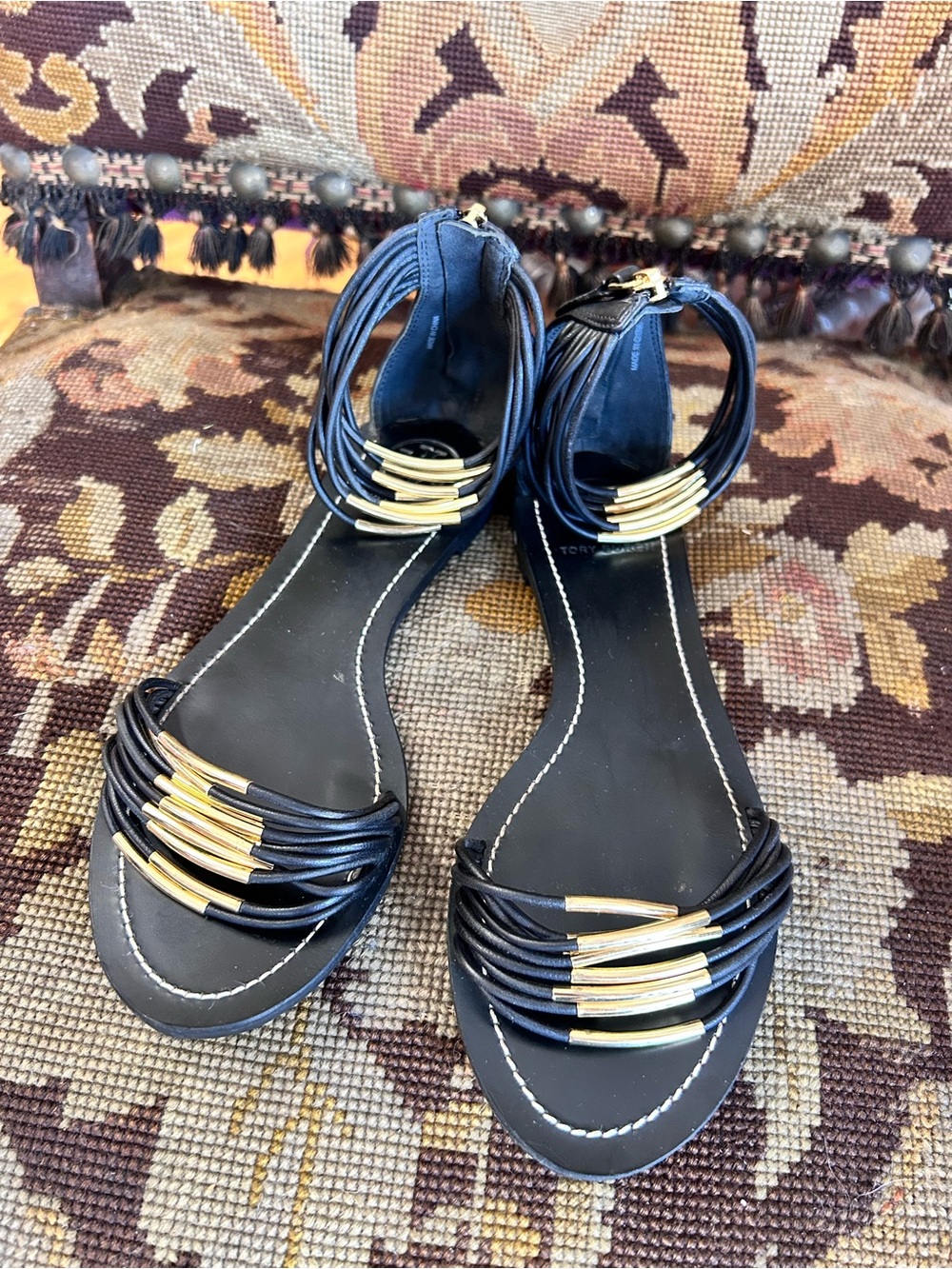 Tory Burch Mignon Rings Gold and Black leather strappy gladiator
Sandals